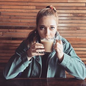 Meet your Posher, Ev